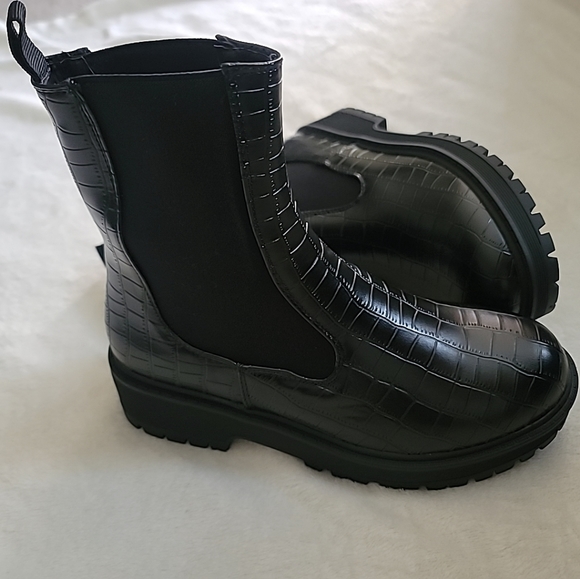 7 Black Pu Croc Boot - Picture 3 of 6